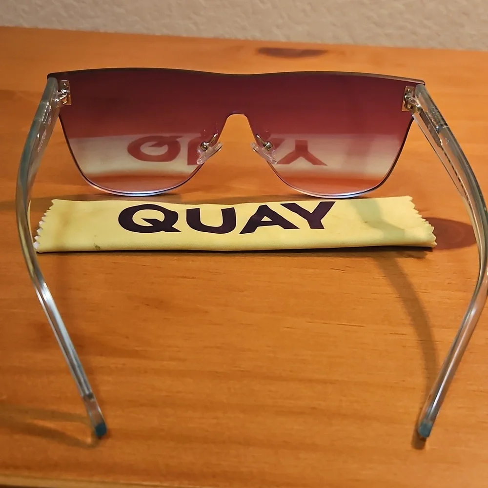 Quay Blue Gradient Sunglasses - Picture 3 of 5